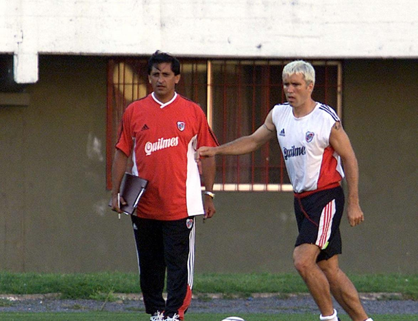 El día que el Chacho Coudet dijo que quiso «cagar a trompadas» a un ídolo de River El día que el Chacho Coudet dijo que quiso «cagar a trompadas» a un ídolo de River