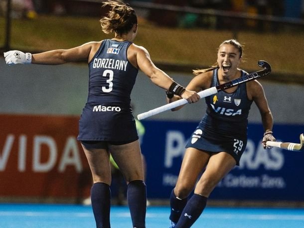Agustina Gorzelany marcó el gol de la victoria en su partido número 150 con Las Leonas. Agustina Gorzelany marcó el gol de la victoria en su partido número 150 con Las Leonas.