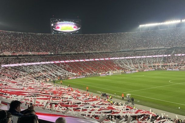 River habilitará la venta de cerveza con alcohol en el Monumental: quiénes podrán tomar River habilitará la venta de cerveza con alcohol en el Monumental: quiénes podrán tomar