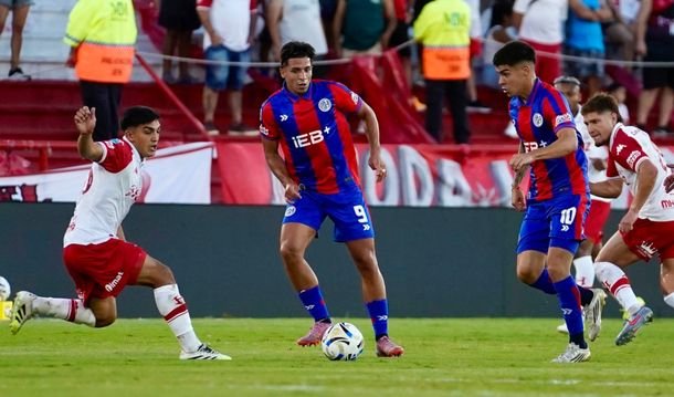 Cuatro años sin canchas para tres hinchas de Huracán por agredir a jugadores de San Lorenzo