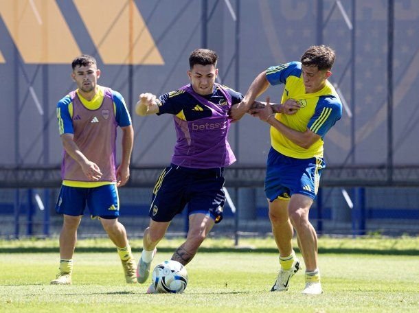Alan Velasco volvió a entrenarse con normalidad en Boca y apunta a llegar al clásico