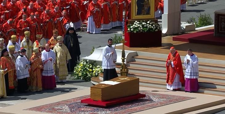 La misa exequial para despedir al Papa
