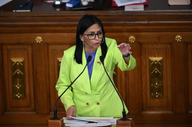 Jorge Rodríguez participó de un multitudinario acto junto a Delcy.