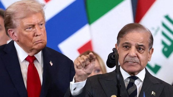 Sharif, quien estuvo respaldado por su vice y funcionarios de Interior al recibir a EEUU, funcionó como nexo para llegar a las comversaciones. Sharif, quien estuvo respaldado por su vice y funcionarios de Interior al recibir a EEUU, funcionó como nexo para llegar a las comversaciones.