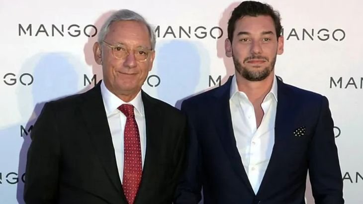 Al ser interrogado, Jonathan aseguró que el cambio de teléfono era una práctica “habitual” entre los altos mandos de Mango por cuestiones de “seguridad”.