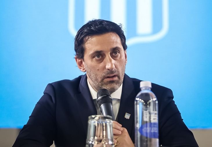 El presidente de la Academia insistió varias veces en que “el plantel necesita un cambio de aire”. El presidente de la Academia insistió varias veces en que “el plantel necesita un cambio de aire”.