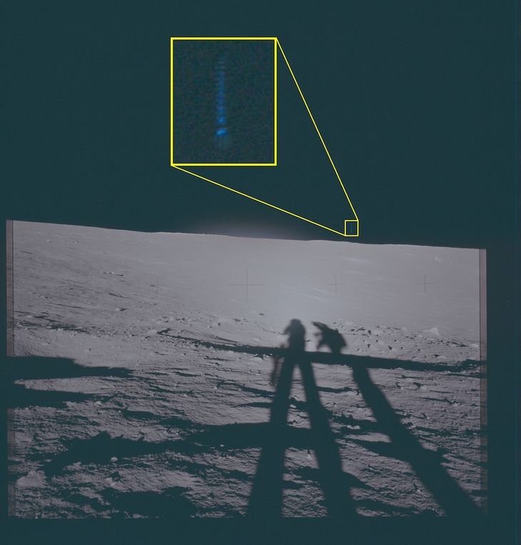Esta fotografía de archivo muestra la superficie lunar vista desde el sitio de alunizaje del Apollo 12.