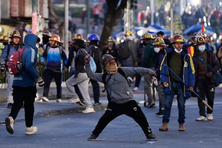 La inflación y la crisis económica impulsaron las movilizaciones sindicales y sociales en todo el país. La inflación y la crisis económica impulsaron las movilizaciones sindicales y sociales en todo el país.
