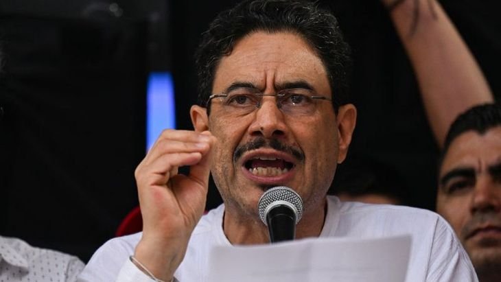 Por su lado, Cepeda, senador de 63 años, promete la profundización de reformas sociales para reducir la pobreza y la desigualdad. Por su lado, Cepeda, senador de 63 años, promete la profundización de reformas sociales para reducir la pobreza y la desigualdad.