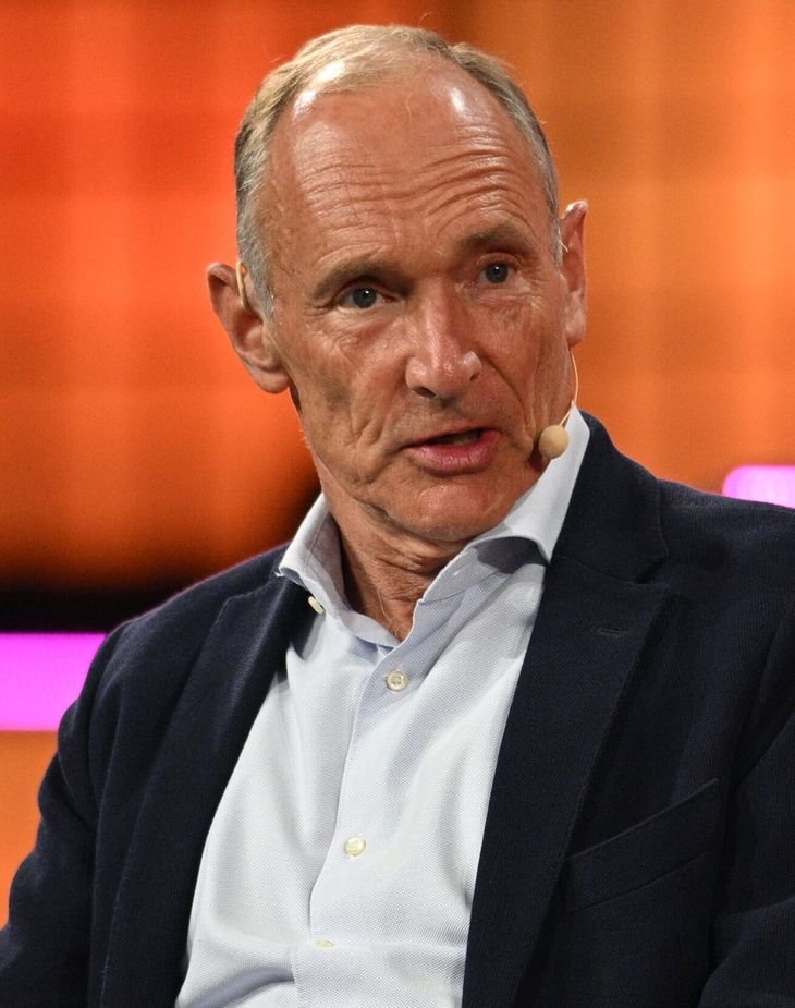 Tim Berners-Lee, conocido como el padre de la web, advirtió sobre los peligros de la IA.