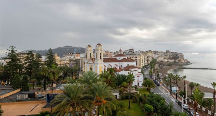 La mayoría de quienes intentan llegar a Ceuta parten desde Fnideq, en lo que es una travesía a nado de unos cinco kilómetros.