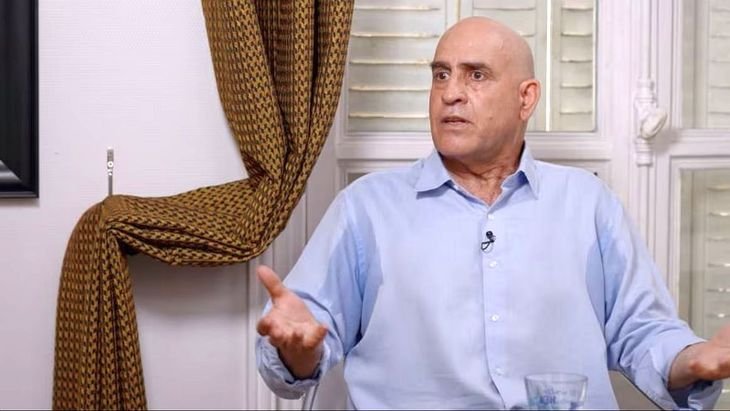 El cazatalentos de modelos Daniel Siad murió en su domicilio de las afueras de París cuando era investigado por denuncias de violación y por su presunta participación en el entorno de Jeffrey Epstein.