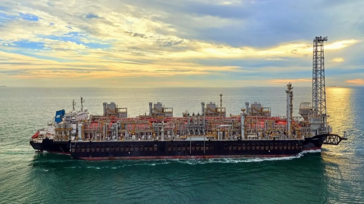 Argentina LNG. YPF suma a Eni y XRG al plan exportador. Argentina LNG. YPF suma a Eni y XRG al plan exportador.