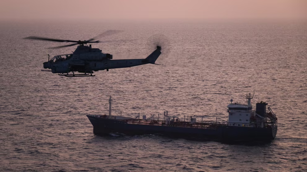 Estados Unidos desvió siete buques comerciales en el mar Arábigo para garantizar el bloqueo sobre los puertos iraníes
