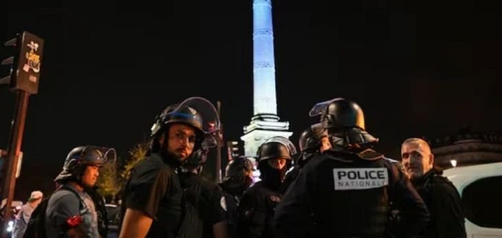 Hubo enfrentamientos entre los simpatizantes y la policía francesa.