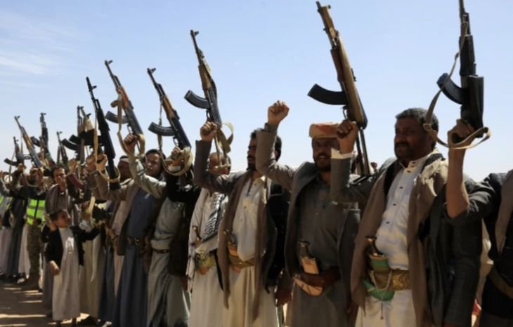 Los hutíes anunciaron un bloqueo naval contra Arabia Saudita y elevaron la tensión en una ruta clave del comercio mundial.