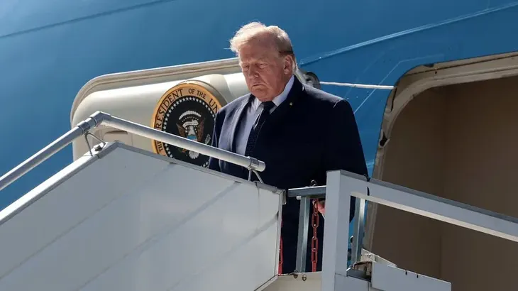 La investigación sobre el avión donado por Qatar desató una nueva ofensiva de Trump contra la prensa.