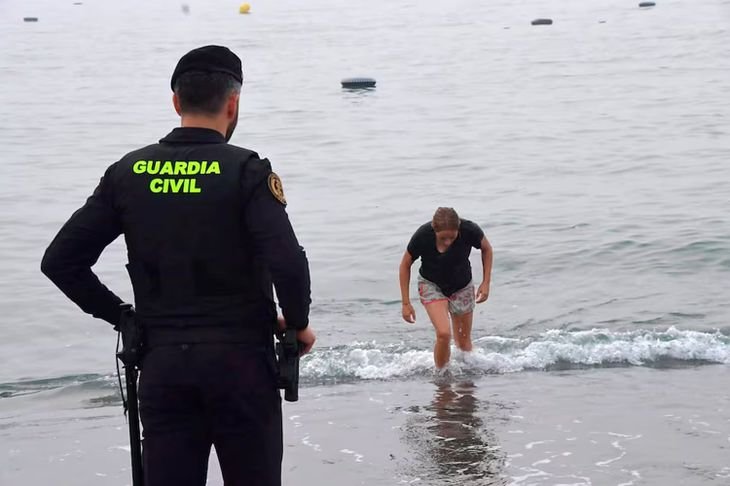 España desplegó al Ejército y reforzó los controles en la frontera del Tarajal.