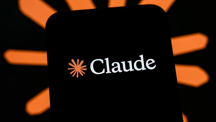 Según la demanda, Anthropic uso al menos 500 canciones para entrenar a Claude, su chatbot de IA. Según la demanda, Anthropic uso al menos 500 canciones para entrenar a Claude, su chatbot de IA.