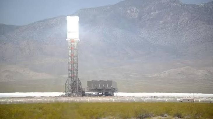 Los autores describen este fenómeno como un “dilema verde”, en el que la expansión de energías limpias puede entrar en tensión con la conservación de los ecosistemas locales.