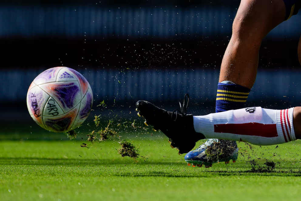 Murió un hombre en Córdoba mientras jugaba un partido de fútbol amateur