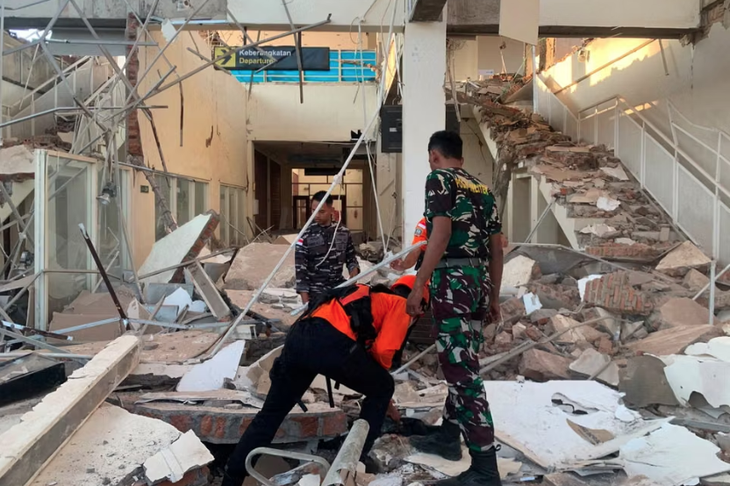 El organismo precisó que el sismo se produjo a una profundidad de 15 kilómetros, una característica que contribuyó a más intensidad. El organismo precisó que el sismo se produjo a una profundidad de 15 kilómetros, una característica que contribuyó a más intensidad.
