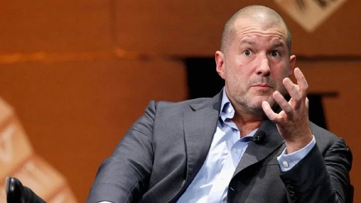 Jony Ive, el diseñador detrás de la estética del futuro producto de OpenAI. Jony Ive, el diseñador detrás de la estética del futuro producto de OpenAI.