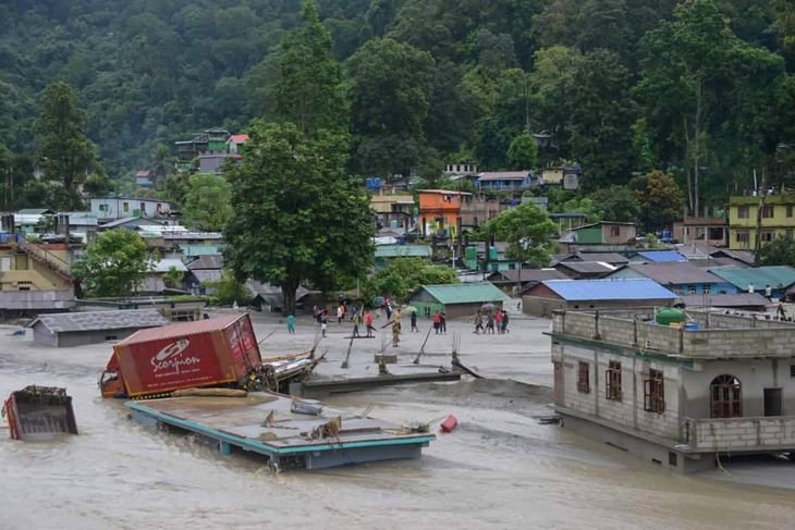 La región del Himalaya comparte antecedentes de inundaciones y desbordamientos, como el ocurrido en Sikkim, India, en 2023. La región del Himalaya comparte antecedentes de inundaciones y desbordamientos, como el ocurrido en Sikkim, India, en 2023.
