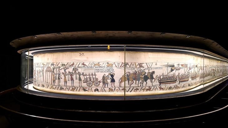 La visita privada generó preocupación por el uso de las limitadas horas de exposición a la luz de la pieza.