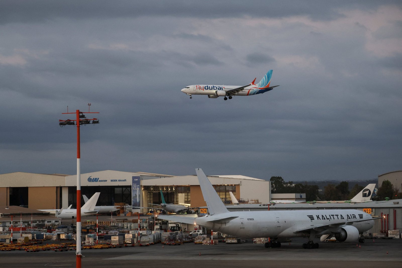 Flydubai suspendió todos sus vuelos desde y hacia Israel