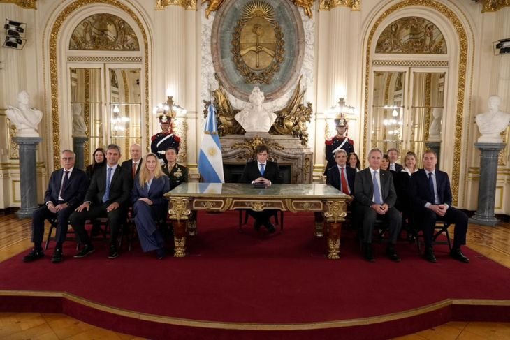 Archivo. Milei encabezó la cadena nacional junto a su Gabinete. Archivo. Milei encabezó la cadena nacional junto a su Gabinete.