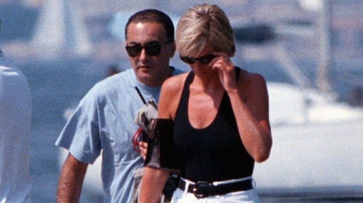 Dodi Al Fayed mantenía una relación con Lady Di al momento del accidente fatal ocurrido en París en 1997.