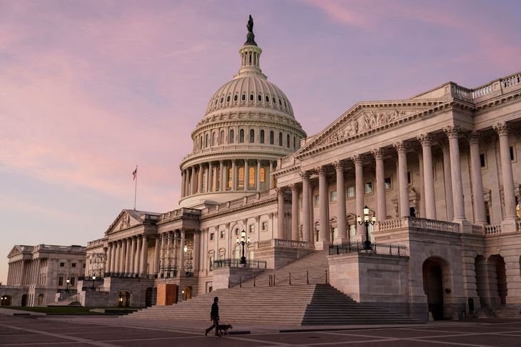 La resolución extiende la financiación de la administración de Donald Trump desde el 30 de septiembre hasta el 11 de diciembre. La resolución extiende la financiación de la administración de Donald Trump desde el 30 de septiembre hasta el 11 de diciembre.