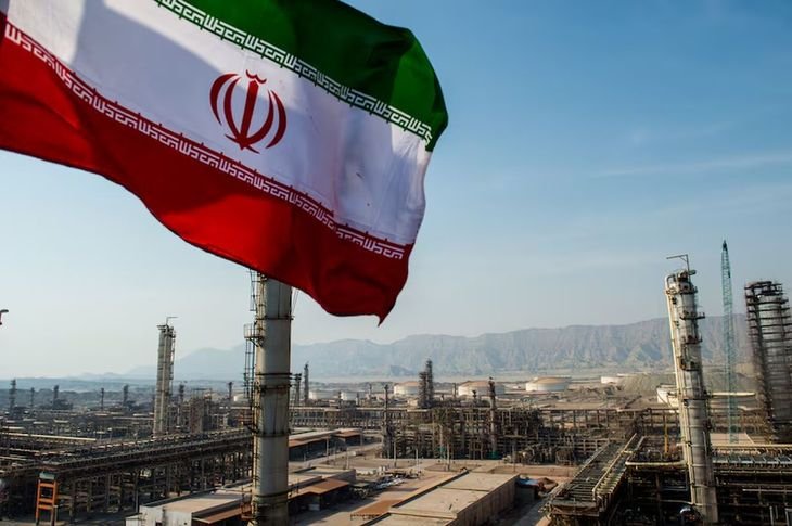 El petróleo es una de las principales herramientas de presión de Teherán, debido al impacto que una interrupción del suministro tendría sobre los mercados. El petróleo es una de las principales herramientas de presión de Teherán, debido al impacto que una interrupción del suministro tendría sobre los mercados.