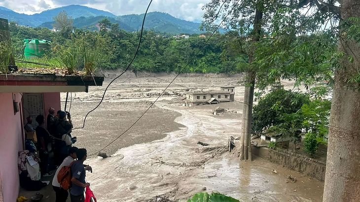 Aumenta el número de muertos en Nepal por las inundaciones. 
