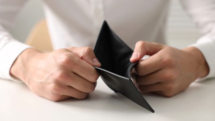 En Argentina, el salario promedio anual está en u$s7.100 mientras que el En Argentina, el salario promedio anual está en u$s7.100 mientras que el