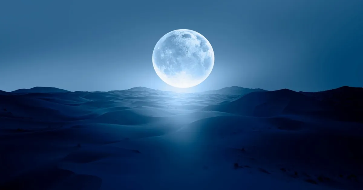 «Colapso de estructuras»: la potente Luna llena en Tauro exige soltar el control, cómo afecta a cada signo y cuándo es