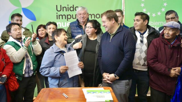 Weretilneck anunció que la Provincia terminará 155 viviendas del Procrear abandonadas por Nación en Bariloche