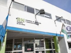 Pese al rechazo de la UNTER, el Gobierno de Río Negro liquidará el aumento del 4,18% a docentes