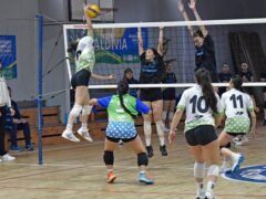 Río Negro inició los Juegos de la Araucanía con tres oros en natación y triunfos en fútbol y básquet