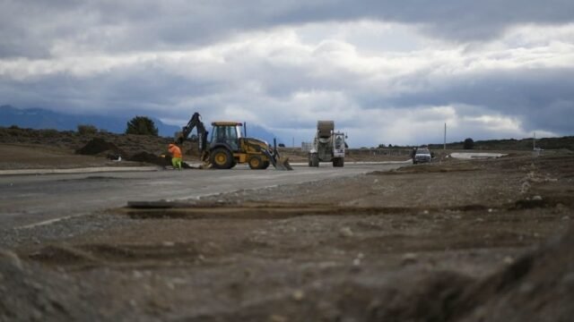 Río Negro llevará infraestructura para 96 lotes de Mainqué
