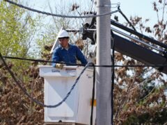 Viedma: 250 familias del barrio Esperanza ya regularizaron su servicio eléctrico