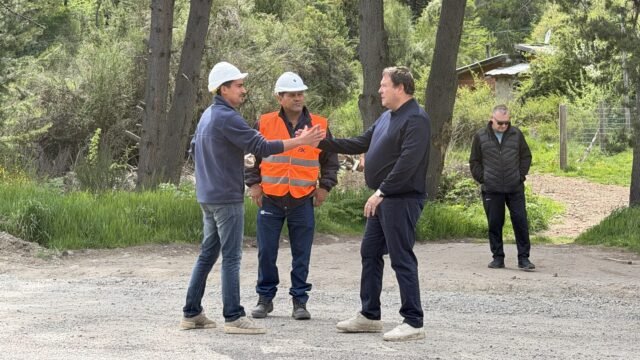 Weretilneck y Cortés recorrieron el inicio de la repavimentación de la Ruta 82 en Bariloche