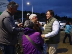 Weretilneck inauguró obras de iluminación en Bariloche que benefician a 189 familias