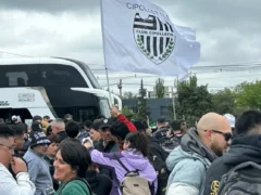 En fotos | Cipolletti ya viaja a Córdoba: la ilusión albinegra rumbo a la final