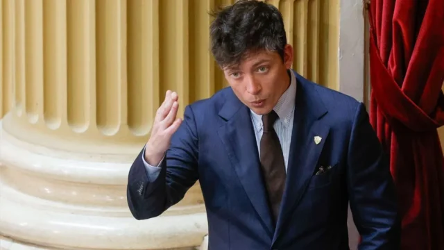 Caputo se movió en Misiones con empleados de Yacyretá que entran a Casa Rosada y dependen de un primo del jefe de Economía