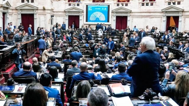 El Gobierno acepta cambios en la Ley Malvinas tras la presión de los enviados de Trump