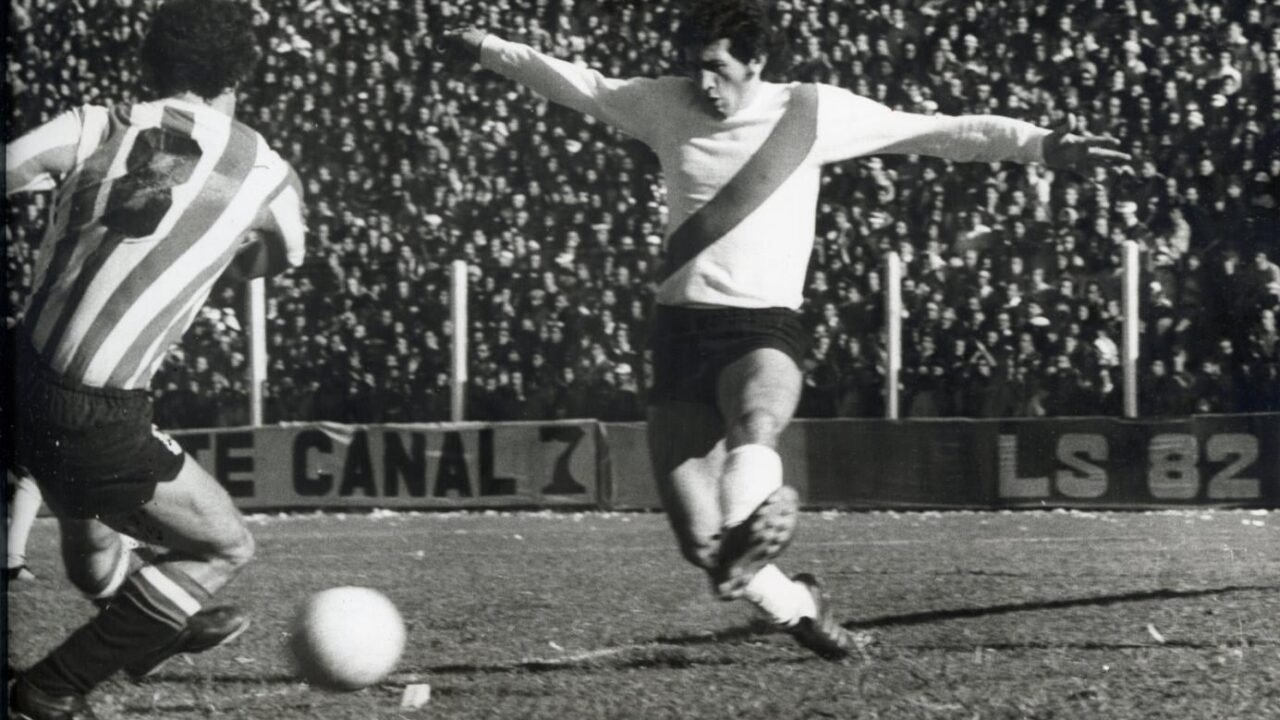 Fue campeón con River, perdió siete departamentos y ahora trabaja de remisero