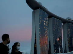 El hotel con forma de barco que cambió el horizonte de Singapur