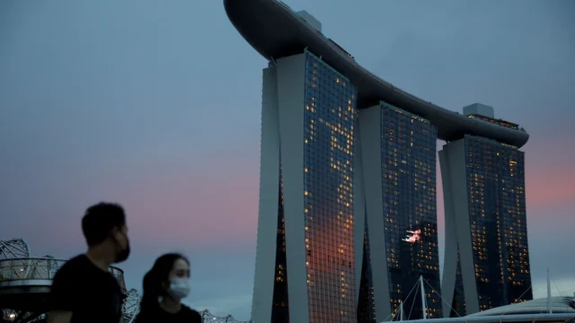 El hotel con forma de barco que cambió el horizonte de Singapur